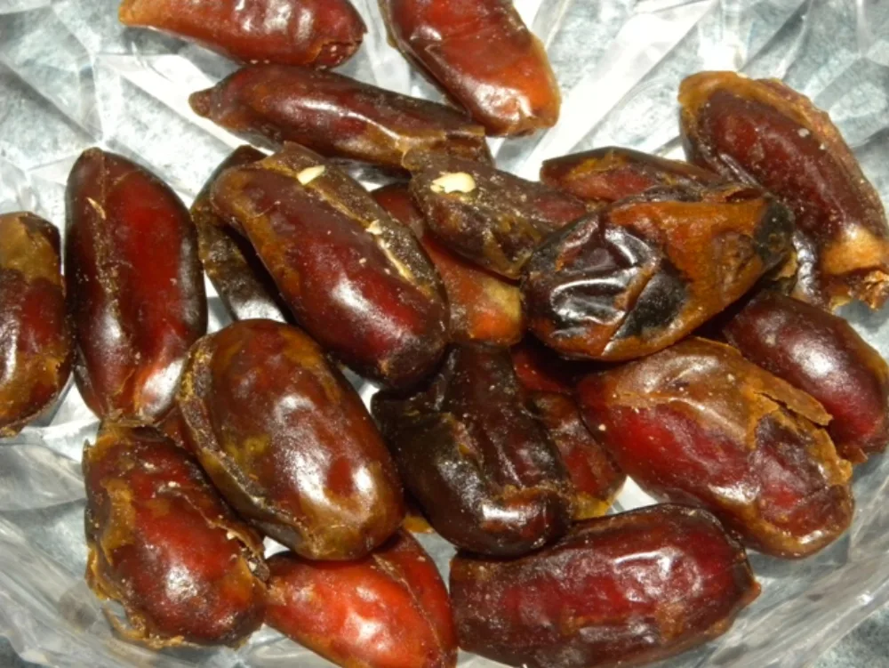 Health Benefits of Dates: Energy, Fiber, Potassium, and Glycemic Index